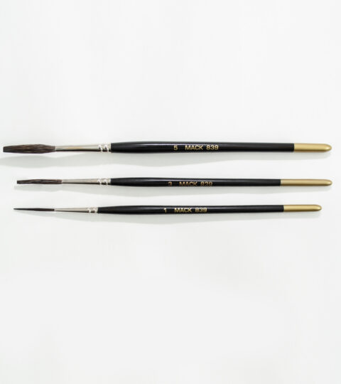 Mack brush Outliner (839)