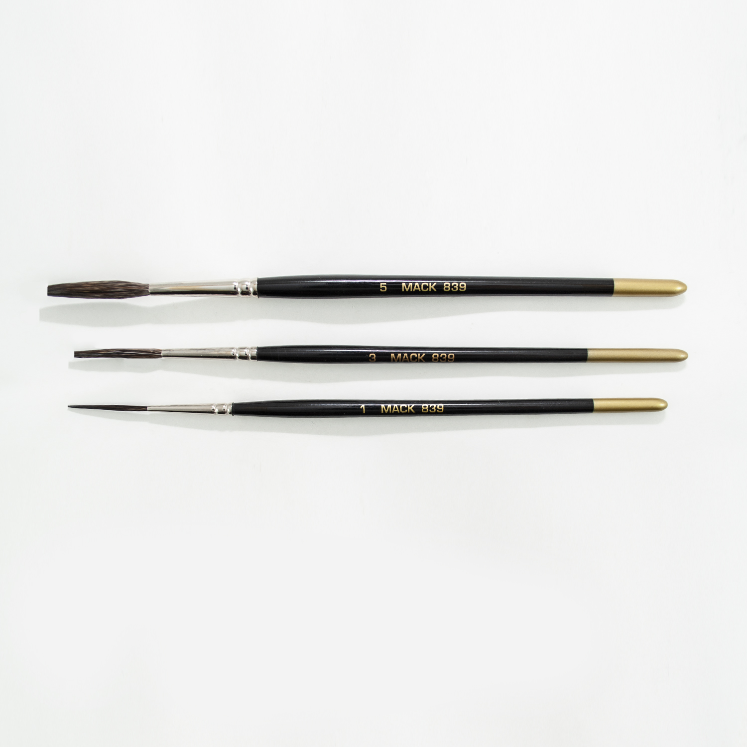 Mack brush Outliner (839)