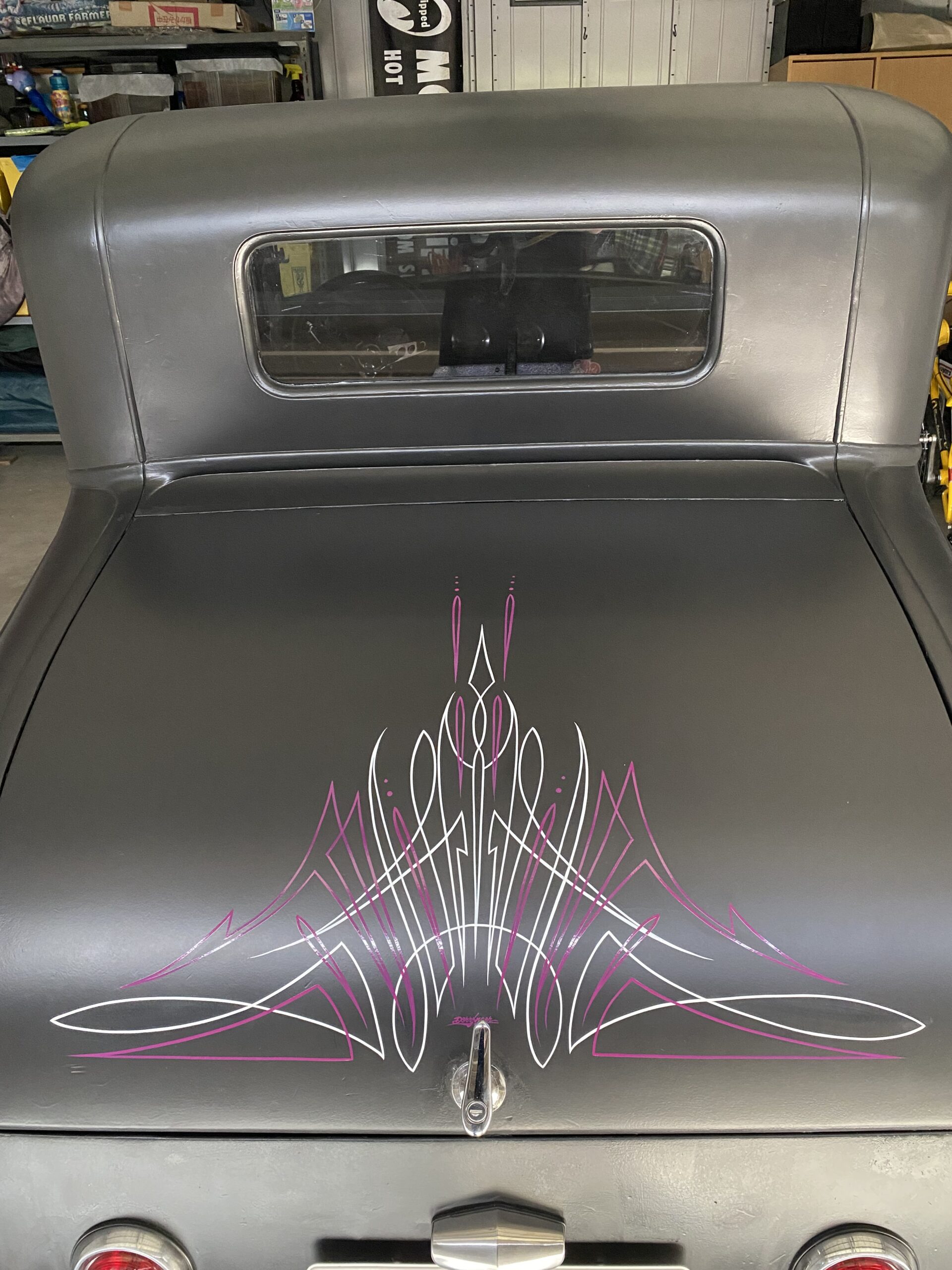 DERRINGER custom signs pinstriping work